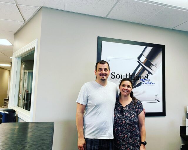 Happy Closing day to the Martin’s!  Welcome to Creekbend Farms! 
smithbilthomes smithbiltdesign 

#themanningbysmithbilt#smithbilthomes