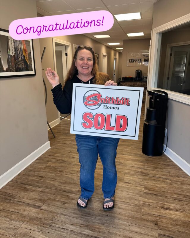 This journey wasn’t easy, but she did it all on her own! I’m so proud to have been part of her story. Congratulations, Rachel! Welcome to the neighborhood! 🩷

#thepreserveatoakridge #listingagent #thepoplarbysmithbilt aengland.realtor