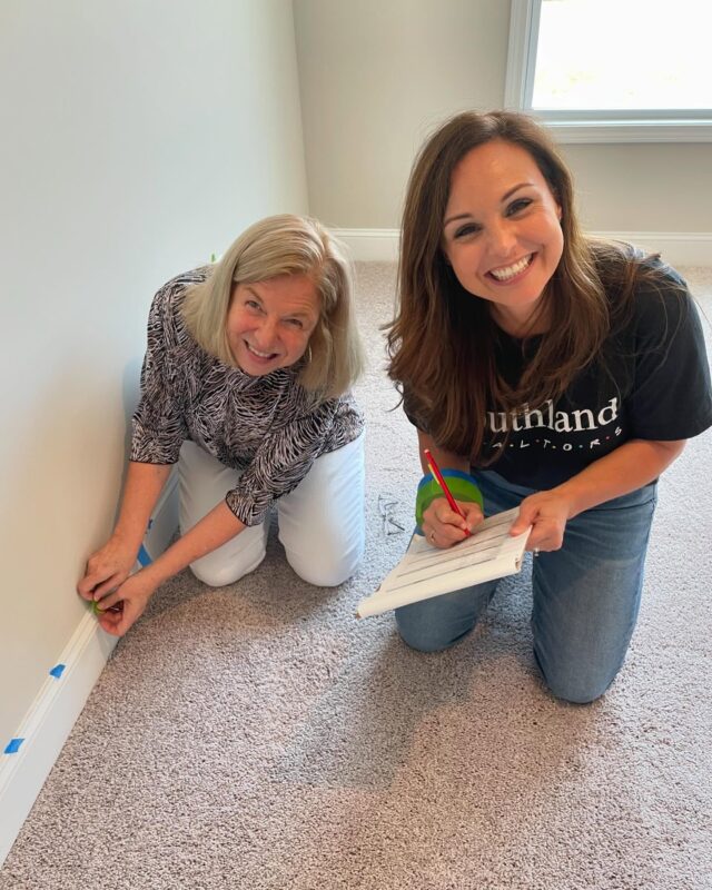 Don’t we make it look easy? Ms.Debbie and I had a great time together performing a walk through for her Buyers. #smithbilthomes #realtorrenea #smithbilthomesspecialist #rkingsellshomes#southlandrealtors #southlandcomplaniestn #seymour #seymourtn #sevierville #seviercounty #seviercountytn seviervilletn #seviervilletennessee#newdevelopment realtorrenea smithbilthomes southlandrealtors southlandcompaniestn #southlandnewconstructiondivision #thefarmatriverbendbysmithbilt #farmatriverbend #farmatriverbendbysmithbilt #smithbiltdesign Smithbiltdesign 📸 BBrown “the bestest home buyer”