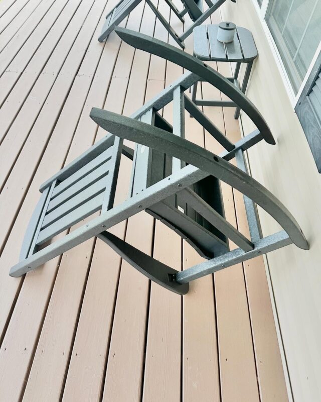 The wind has really picked up today in our area. Don’t forget to secure those porch rockers! #realtorrenea #southlandrealtors #southlandrealtorstn #southlandcompaniestn #southlandcompanies #farmatriverbend #farmatriverbendbysmithbilt #smithbilthomes